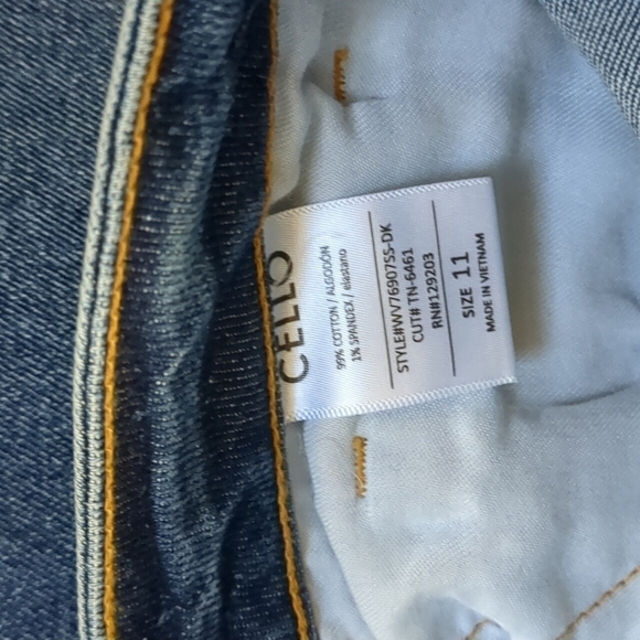 CELLO distressed high rise straight jeans size 11 - Picture 5 of 5